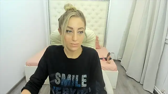 Snapshot of erykajoy chatting on October 23, 2025, 8:57 am erykajoy online show from October 23, 2025, 8:57 am