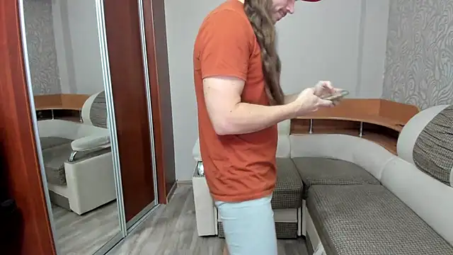 Marrymepls online show from November 10, 2025, 8:13 am