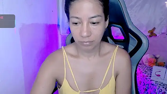 ninatiny online show from October 6, 2025, 10:56 am