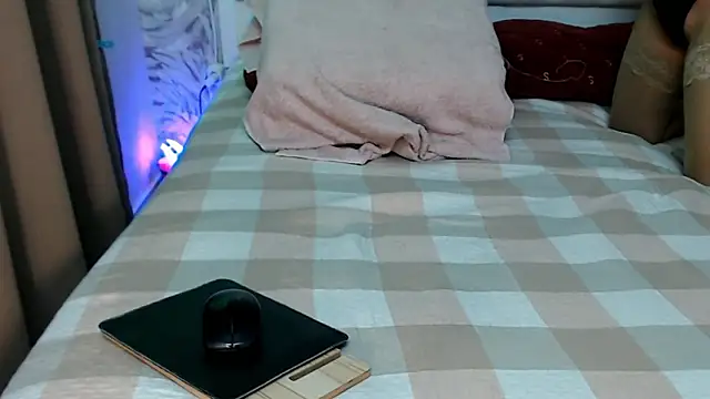 Asianholes online show from February 25, 2026, 5:00 pm