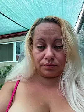 SabinaSweety online show from July 18, 2026, 4:05 am