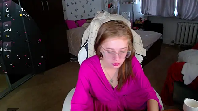 Kira honeyy online show from April 11, 2026, 6:51 am