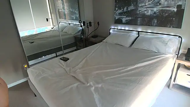 Snapshot of MikyFoxx chatting on March 8, 2025, 1:50 am MikyFoxx online show from March 8, 2025, 1:50 am