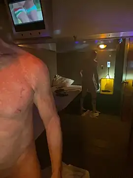 Snapshot of MikyFoxx chatting on March 22, 2025, 12:39 am MikyFoxx online show from March 22, 2025, 12:39 am