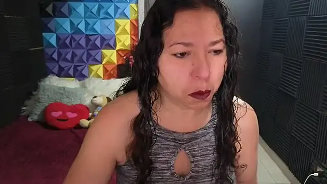 katifoxx online show from October 20, 2025, 3:23 pm