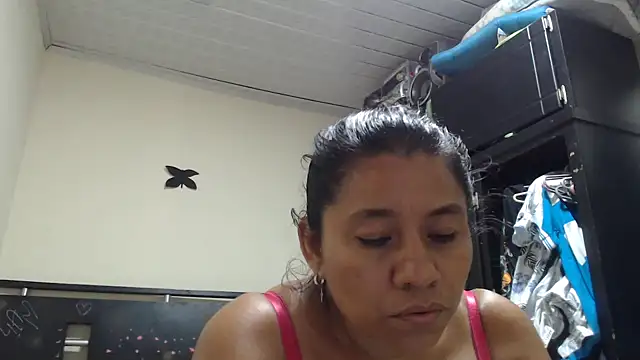 adrixxx38 online show from June 3, 2026, 7:19 pm