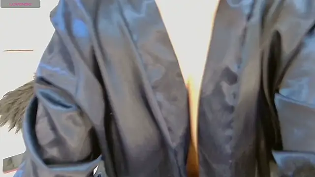 zarahdivousi online show from November 22, 2025, 12:37 pm