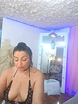 zullyxhot online show from November 26, 2025, 10:00 pm