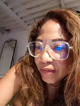 Snapshot of mila38 chatting on April 18, 2026, 7:07 pm mila38 online show from April 18, 2026, 7:07 pm