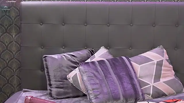 Snapshot of Clara-xoxo chatting on December 20, 2024, 9:50 pm Clara-xoxo online show from December 20, 2024, 9:50 pm