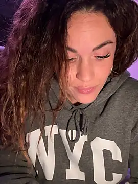 Snapshot of Clara-xoxo chatting on January 11, 2025, 11:13 pm Clara-xoxo online show from January 11, 2025, 11:13 pm