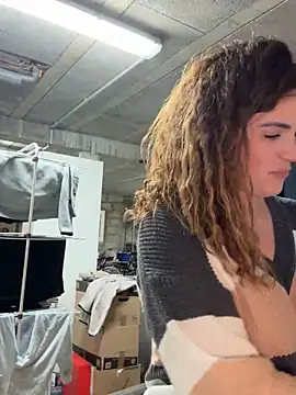 Snapshot of Clara-xoxo chatting on January 23, 2025, 8:24 pm Clara-xoxo online show from January 23, 2025, 8:24 pm