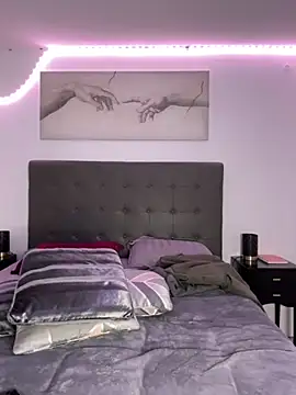 Snapshot of Clara-xoxo chatting on October 27, 2025, 3:27 pm Clara-xoxo online show from October 27, 2025, 3:27 pm