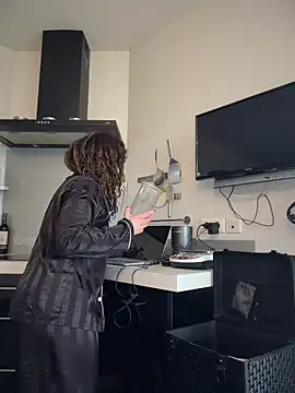 Snapshot of Clara-xoxo chatting on February 19, 2026, 9:27 am Clara-xoxo online show from February 19, 2026, 9:27 am