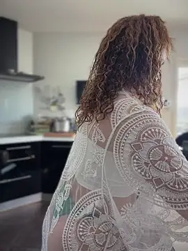 Snapshot of Clara-xoxo chatting on February 26, 2026, 1:21 pm Clara-xoxo online show from February 26, 2026, 1:21 pm