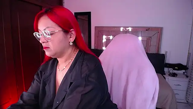 Snapshot of salomecastro_ chatting on October 13, 2025, 3:28 am salomecastro online show from October 13, 2025, 3:28 am