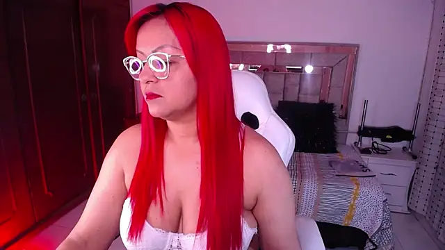 Snapshot of salomecastro_ chatting on October 28, 2025, 3:32 am salomecastro online show from October 28, 2025, 3:32 am