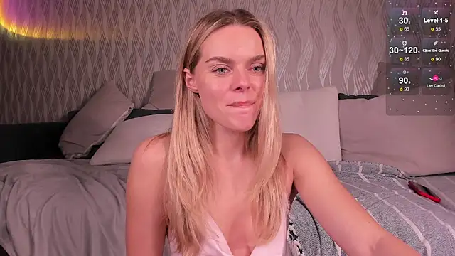 CharliSweet online show from December 22, 2025, 2:14 pm