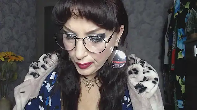 Snapshot of Aziza1 chatting on October 18, 2025, 1:45 pm Aziza1 online show from October 18, 2025, 1:45 pm