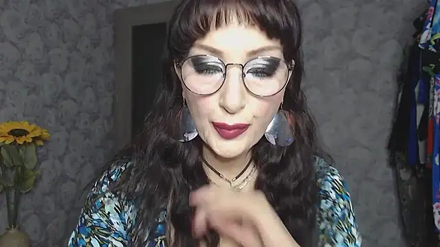 Snapshot of Aziza1 chatting on October 26, 2025, 2:56 pm Aziza1 online show from October 26, 2025, 2:56 pm