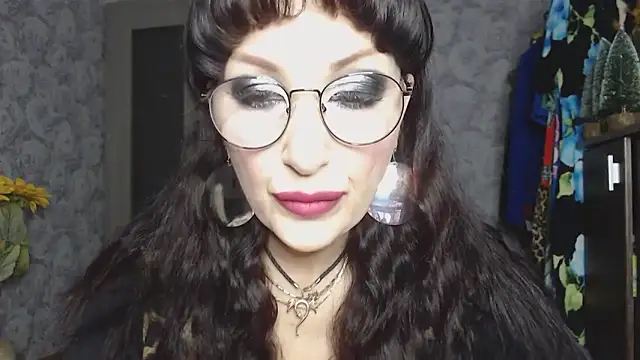 Snapshot of Aziza1 chatting on November 9, 2025, 1:53 pm Aziza1 online show from November 9, 2025, 1:53 pm