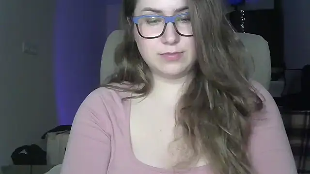 SeasonalSomeone online show from May 17, 2026, 11:23 pm