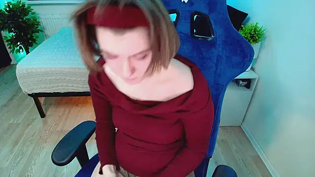 CranberryHot online show from October 3, 2025, 6:16 pm