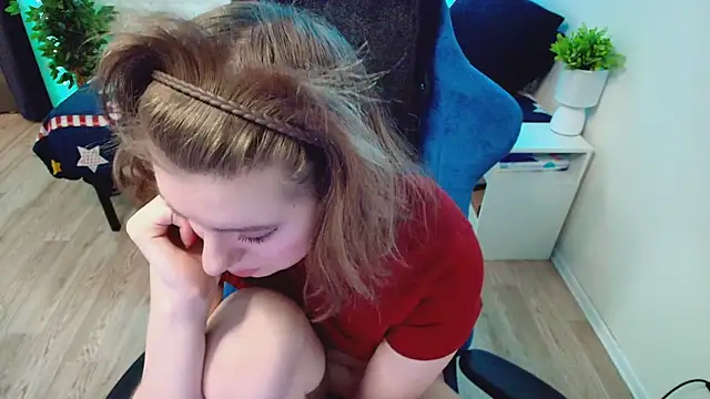 CranberryHot online show from March 26, 2026, 5:35 am