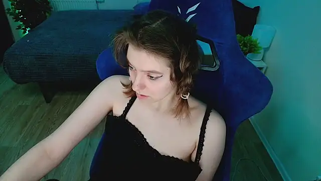 CranberryHot online show from July 7, 2026, 3:09 am
