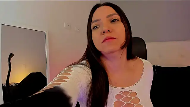 NataliaBuiles online show from February 19, 2026, 11:17 am