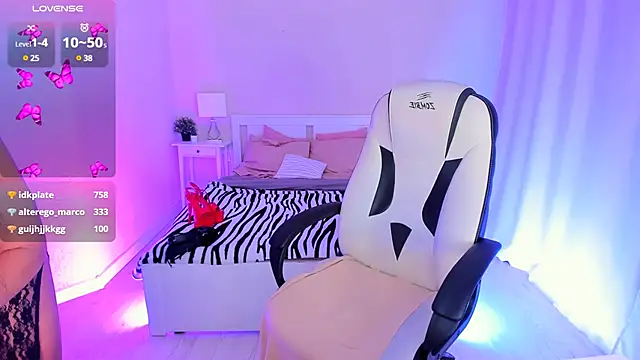 Snapshot of HelenaRegal chatting on January 19, 2025, 4:57 pm HelenaRegal online show from January 19, 2025, 4:57 pm