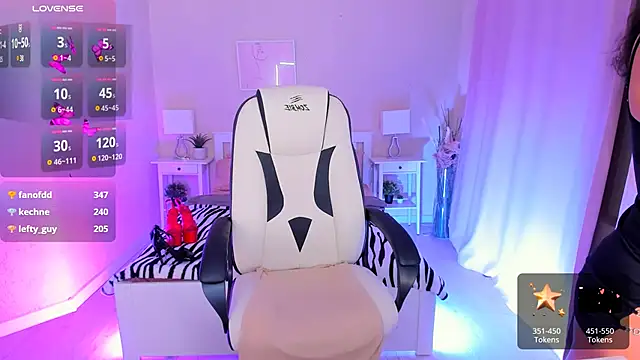 Snapshot of HelenaRegal chatting on February 1, 2025, 5:47 pm HelenaRegal online show from February 1, 2025, 5:47 pm