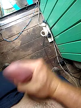 Snapshot of Alvaro2017 chatting on February 25, 2025, 1:39 pm Alvaro2017 online show from February 25, 2025, 1:39 pm