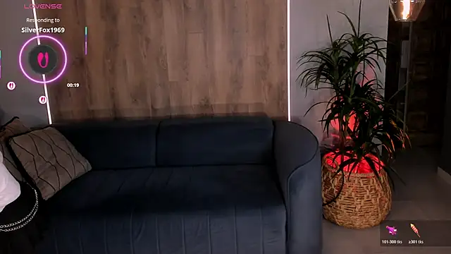 DannieSmith1 online show from April 11, 2026, 9:19 pm