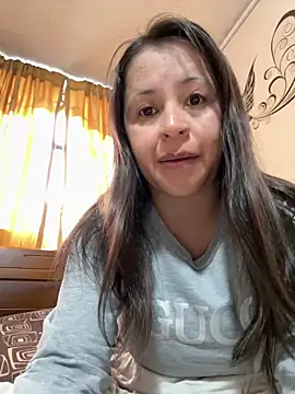 Snapshot of latinfemale chatting on October 1, 2025, 5:41 pm latinfemale online show from October 1, 2025, 5:41 pm