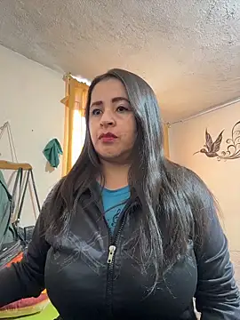 latinfemale online show from May 22, 2026, 8:25 pm