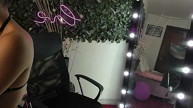 DestinyHills online show from September 23, 2025, 12:19 pm