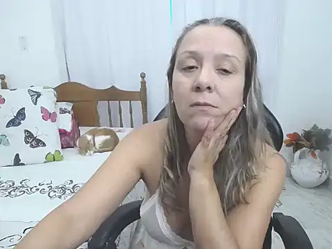 Snapshot of yeslluisa chatting on February 26, 2026, 7:46 pm yeslluisa online show from February 26, 2026, 7:46 pm