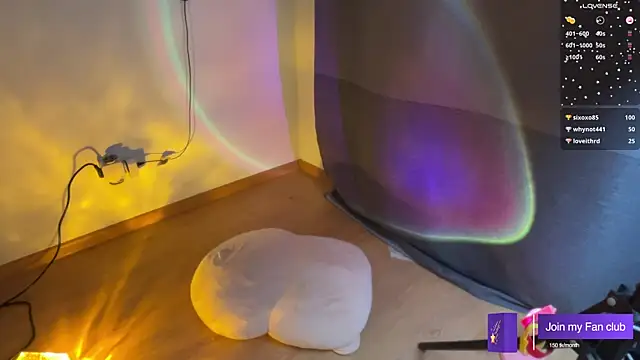 Snapshot of aesthetic_boyy chatting on December 2, 2024, 11:51 pm aesthetic boyy online show from December 2, 2024, 11:51 pm