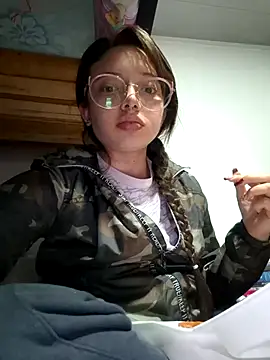 Snapshot of linda-schmidt chatting on November 12, 2025, 2:01 am linda-schmidt online show from November 12, 2025, 2:01 am