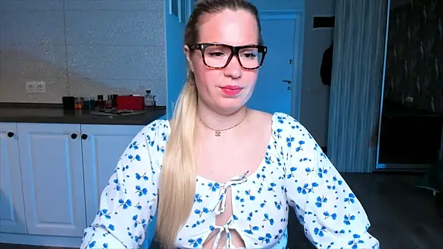 HotTiffani online show from October 21, 2025, 6:03 am