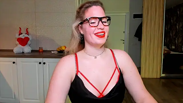 HotTiffani online show from November 24, 2025, 7:08 am