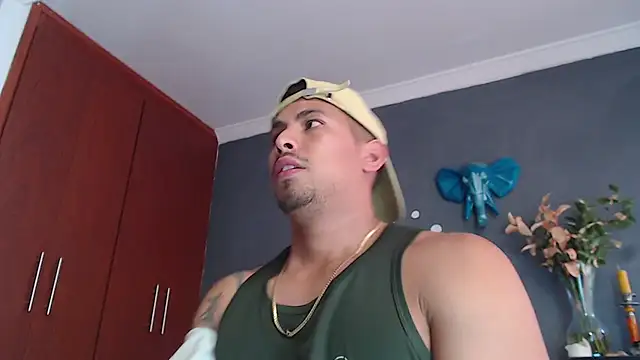 geirge teacherxx online show from December 13, 2024, 8:15 pm