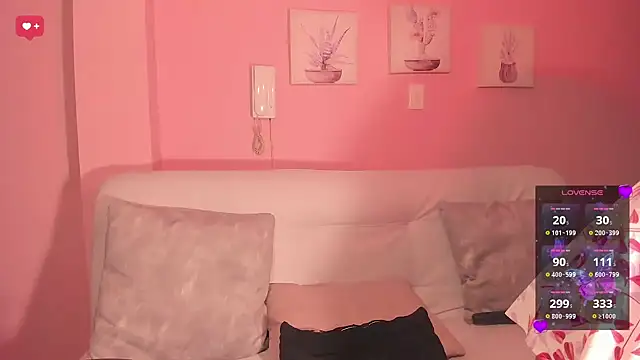 Snapshot of Evelyn_Vega chatting on December 17, 2024, 9:07 am Evelyn Vega online show from December 17, 2024, 9:07 am