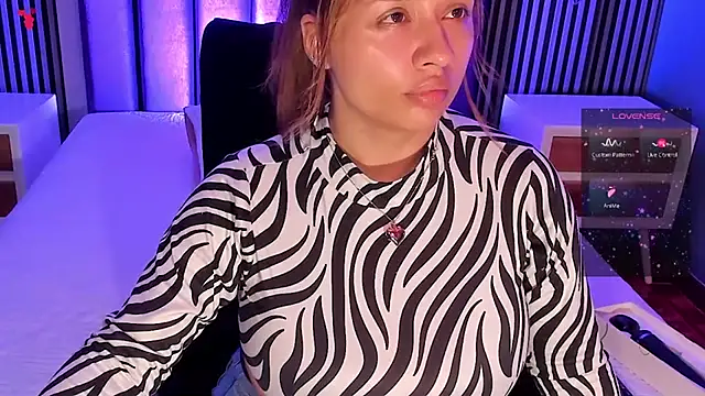 Snapshot of Evelyn_Vega chatting on March 6, 2025, 12:10 am Evelyn Vega online show from March 6, 2025, 12:10 am