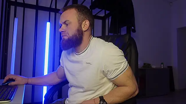 Snapshot of Tommy_Burnz chatting on January 21, 2025, 8:41 am Tommy Burnz online show from January 21, 2025, 8:41 am