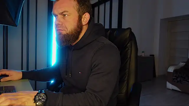 Snapshot of Tommy_Burnz chatting on March 5, 2025, 2:36 am Tommy Burnz online show from March 5, 2025, 2:36 am