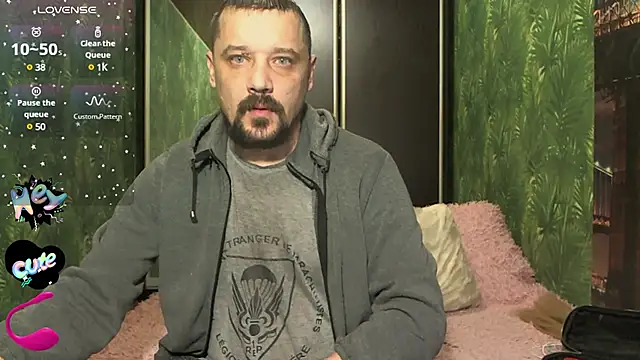 Snapshot of DanielOhCool chatting on December 23, 2024, 8:22 am DanielOhCool online show from December 23, 2024, 8:22 am