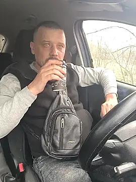 Snapshot of DanielOhCool chatting on March 17, 2025, 10:06 am DanielOhCool online show from March 17, 2025, 10:06 am