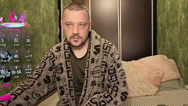 Snapshot of DanielOhCool chatting on November 3, 2025, 6:25 am DanielOhCool online show from November 3, 2025, 6:25 am